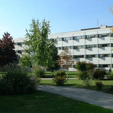 Youthotel Hotel 2*