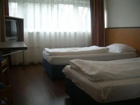 Youthotel Hotel 2*